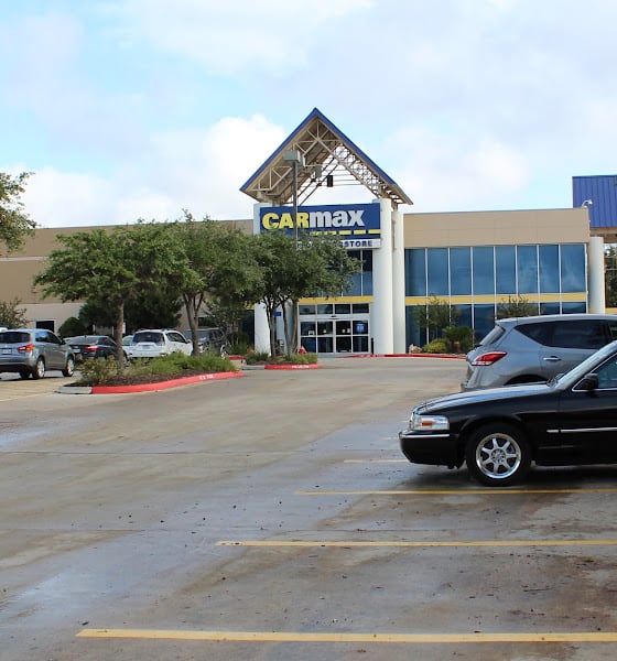 CarMax Used car dealer at 3611 Fountainhead Dr